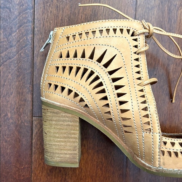 Jeffrey Campbell Stylish Cordillo Lace-Up Mule Tan Peep-Toe Heel, Size 5 - Picture 8 of 15